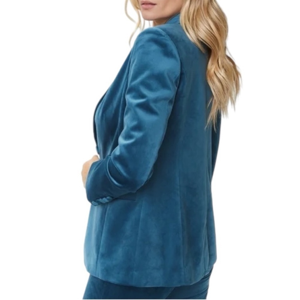 Marciano by Guess Lilli Velvet Blazer
New - Picture 5 of 8